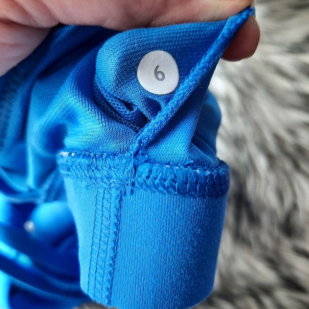 Lululemon Strappy Blue Energy Sports Bra - Picture 11 of 11